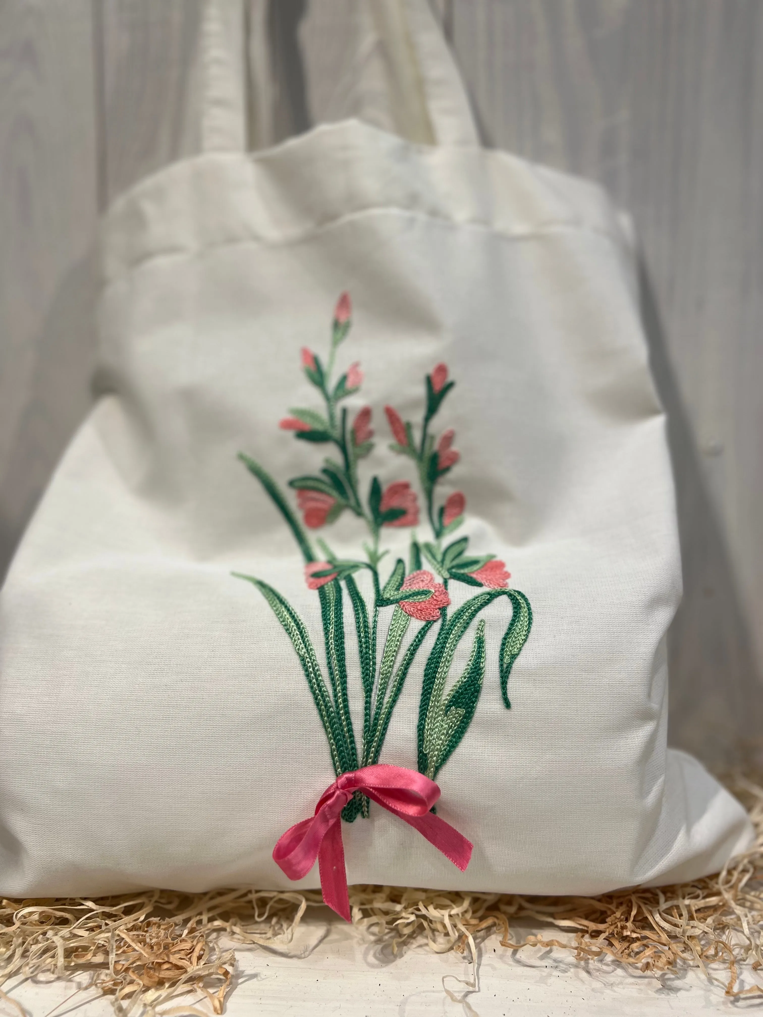 Tote Bag Floreale Country Chic - con Ricamo a Fiore e Fiocchetto - Pezzo Unico